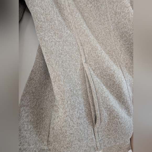 Ariat Oatmeal Ski Jacket with Structured Shoulders - Picture 8 of 8